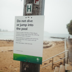 Northern Beaches Council has installed signs at Palm Beach Rockpool warning swimmers it has a leak.