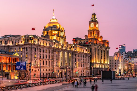 If you’re curious about the origins of these buildings, head to the Bund Historical Museum.