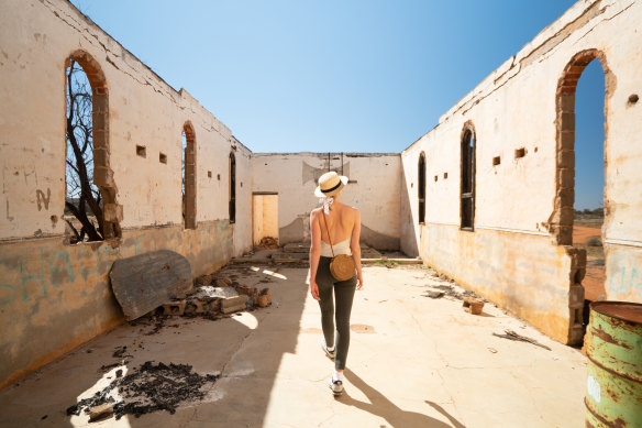 At its peak, Big Bell had a population of 850. But the town was swiftly deserted in 1955 after Big Bell Mine abandoned its mining efforts.