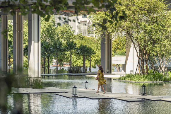 An urban resort on the riverbank – Four Seasons Bangkok.