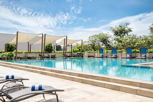 The terrace pool.