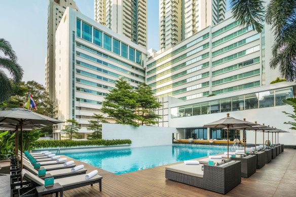 Resort-style pool at family-friendly COMO Metropolitan Bangkok.