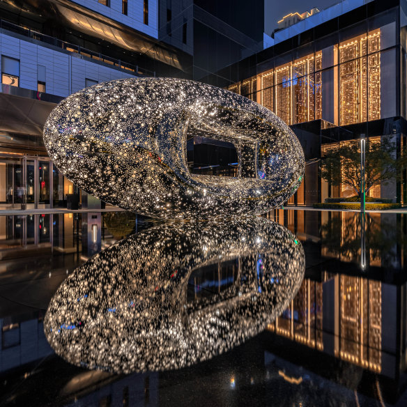 Lindy Lee's scuplture 'Heaven and Earth', 2019, installation view, Ritz Carlton Hotel, Xi’an.