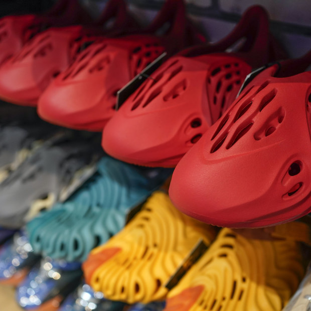 Adidas yeezy red knight store