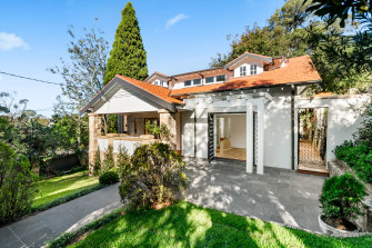 The Bellevue Hill bungalow returns to the market with a $10 million guide.