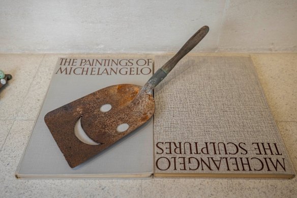 Face Everything by Nell is at Heide.