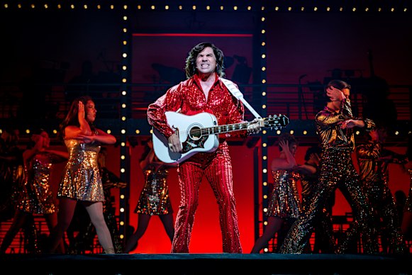 Will Swenson as a young Neil Diamond