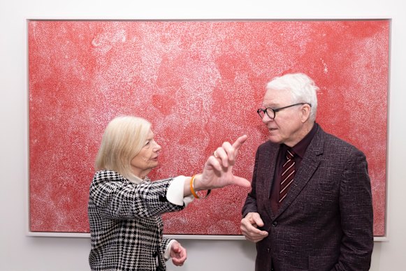 Heather Ridout e Steve Martin. O ator emprestou diversas obras à residência do cônsul-geral.