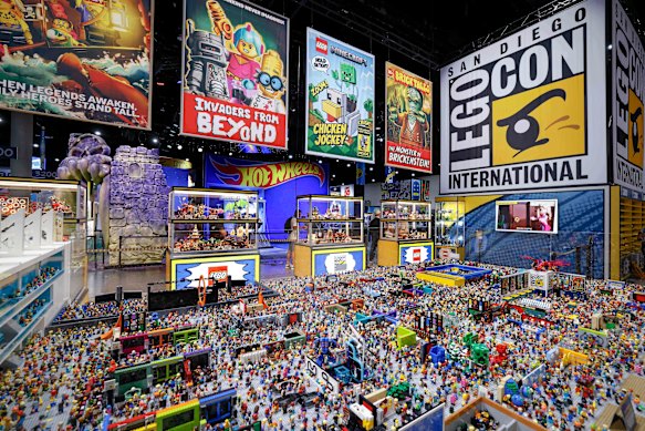When art imitates life? A LEGO re-creation of Comic-Con … at Comic-Con.