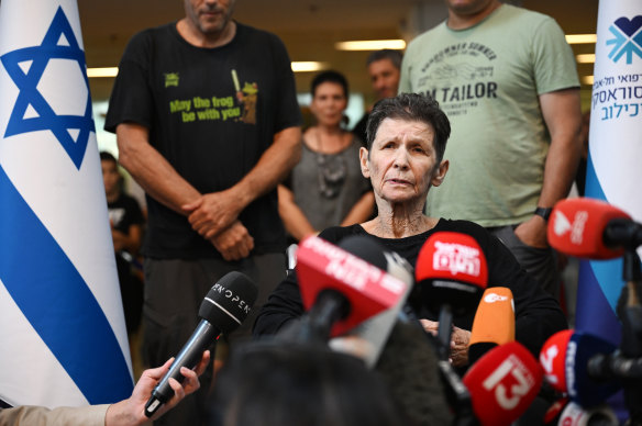 Yocheved Lifshitz speaks to the media outside Ichilov Hospital.