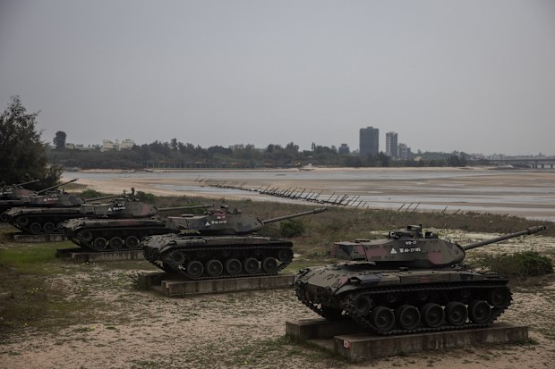 China simulates striking Taiwan on second day of drills