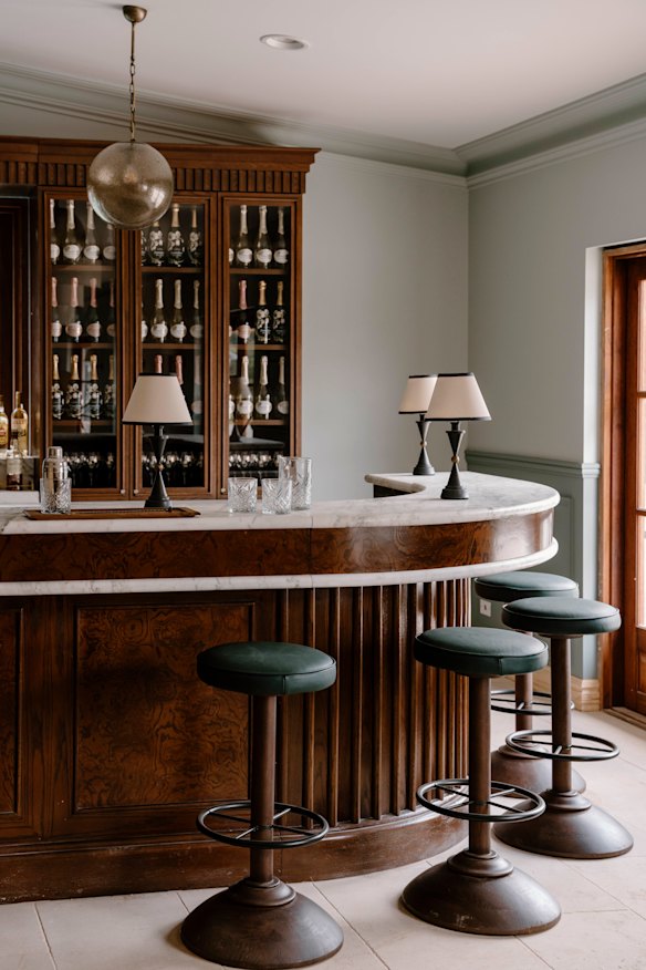 There's a casual menu available at George’s bar.