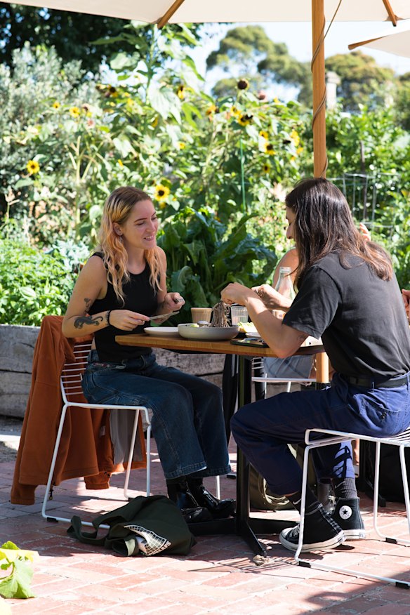 Lunch in the garden at Rudimentary.