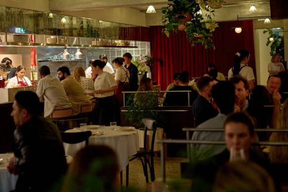 Hannah Green's Daphne es un pub, bar de vinos y restaurante integrados en una institución del vecindario.