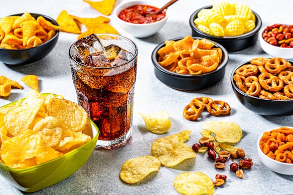 Crisps and fizzy drinks are among the ultra-processed foods linked to dementia.