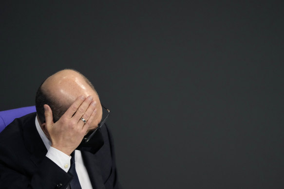 Invisible: German Chancellor Olaf Scholz.