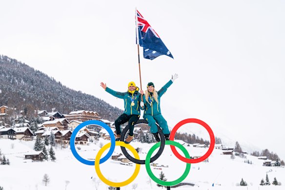 Scott and Woods named closing ceremony flag-bearers after record-breaking Games