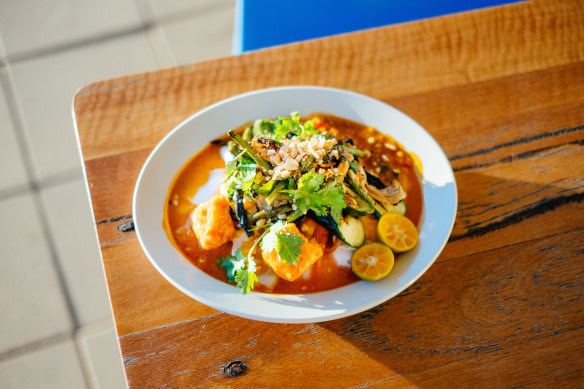 Ipoh curry with rice noodle, autumn veggies, and fried tofu.