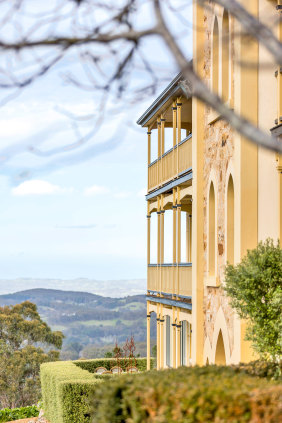 At Mount Lofty House, enjoy majestic rural views just a short drive from Adelaide.