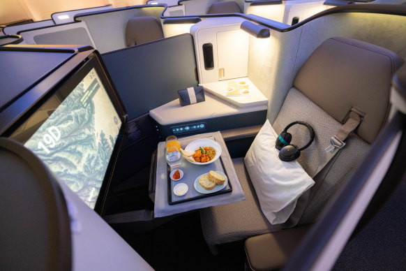 Instantly adjust lighting and seat position with new presets for dining, sleeping, take-off and more.