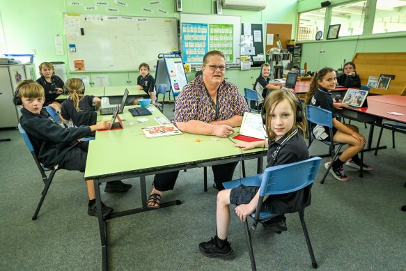 Principal Deanna Cole with students at Yering Primary School.