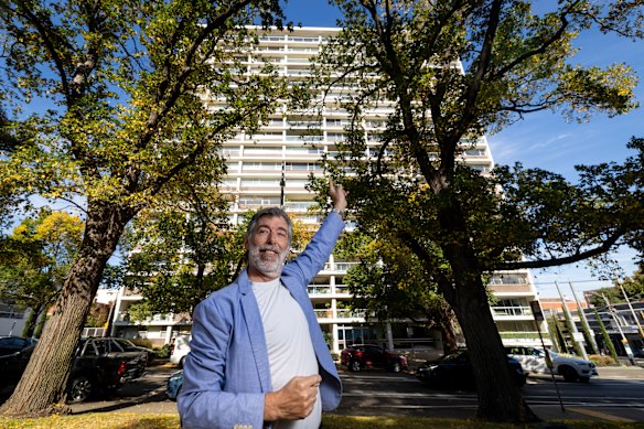 South Yarra local and film producer Nick Heydon leads a walking tour of Robin Boyd’s architectural inspiration in South Yarra. 
