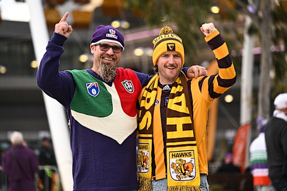 Fans show support for their team during the 2026 AFL First Qualifying Final between the Fremantle Dockers and the Hawthorn Hawks.