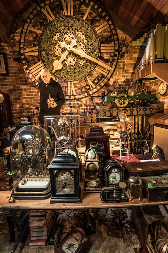 'Obsessive' restorer calls time on his $1 million clock collection