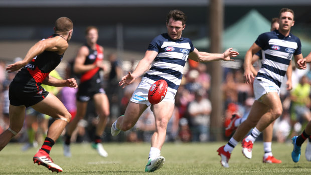 Patrick Dangerfield pulled up
short and did not take any further part in the game after this first-quarter kick at Colac yesterday.
