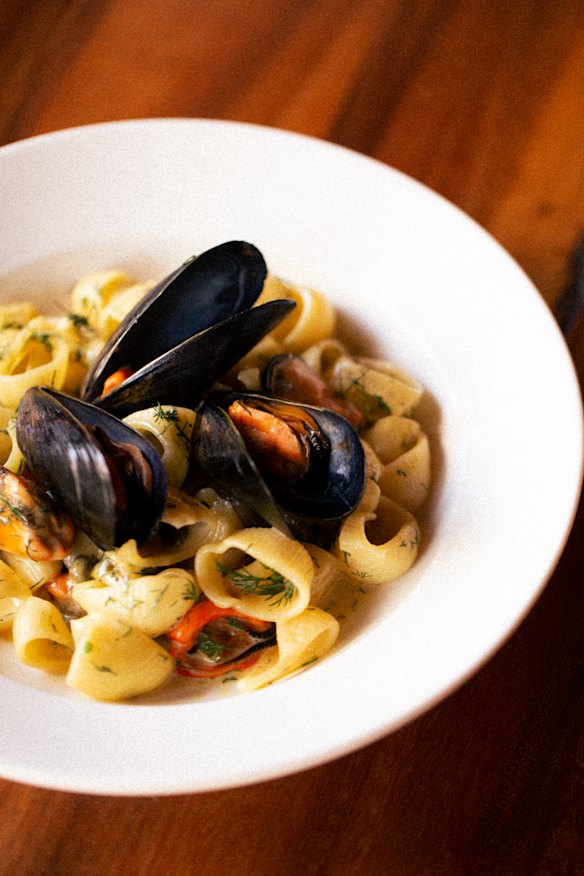Pub classics, seafood and pasta are on the menu.
