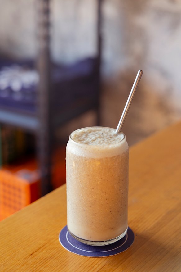 Banana smoothie. 