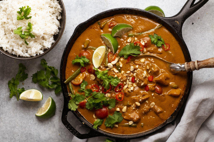 20-minute Thai chicken satay curry by Nagi Maehashi