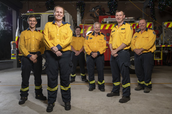  Ben Frasco, Fiona Johnston, Mitchell Cree, Group Officer (Rtd) Jeff Cree, Captain Trent Dowling and Deputy Group Captain Warren Cree.