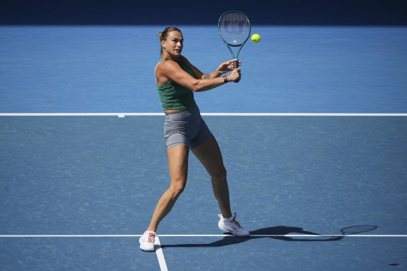 Ayrna Sabalenka plays a shot.