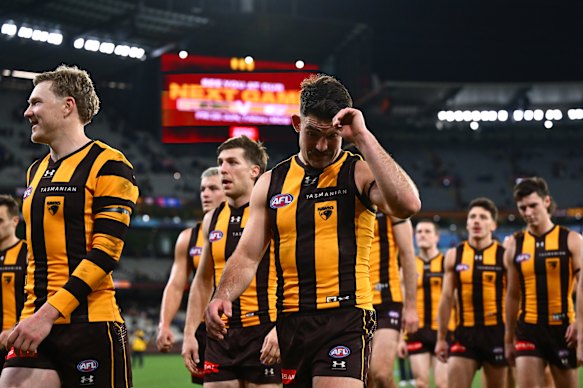 James Sicily y Jai Newcombe lideran a los Hawks después de su derrota ante los Bulldogs.