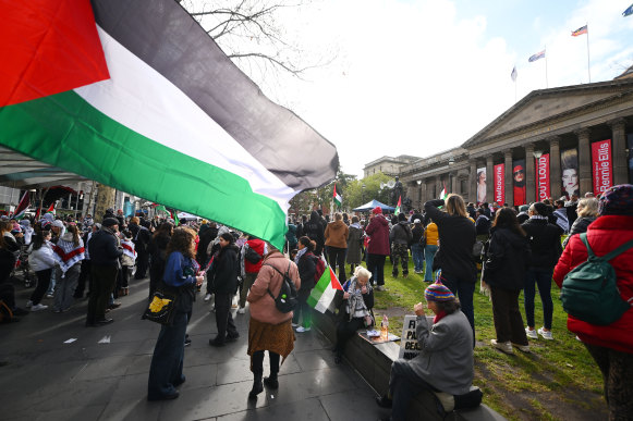 Staff at the State Library of Victoria have been warned against wearing ‘political’ symbols including the Palestinian flag.