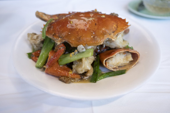 The mud crab with ginger and shallot.