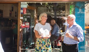 How do we remember him? Melbourne lord mayor Sally Capp with Pellegrini's cafe co-owner Nino Pangrazio.
