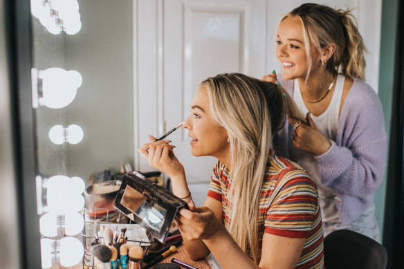 Make-up dupes have recently become increasingly popular among people on social media. 