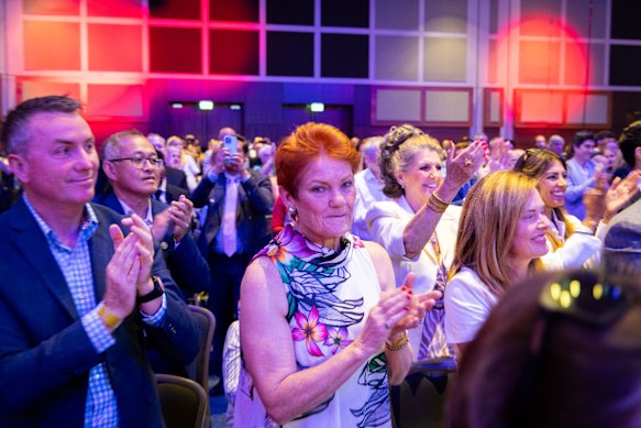 Pauline Hanson tra il pubblico alla conferenza conservatrice del CPAC a Londra venerdì.