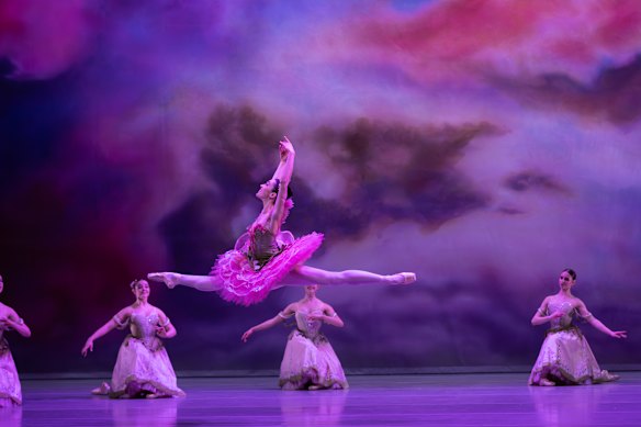 Hannah Sergi in The Nutcracker Act II by Paul Knobloch.