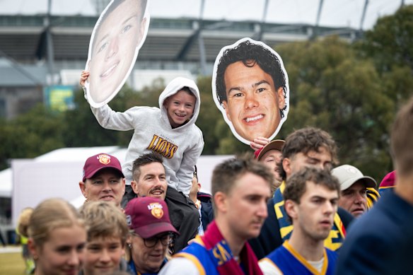 Brisbane Lions fans arriving early at MCG.