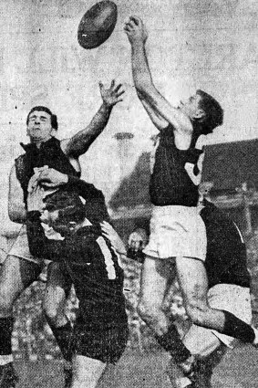 Fitzroy versus Carlton at Brunswick St Oval in 1960. 