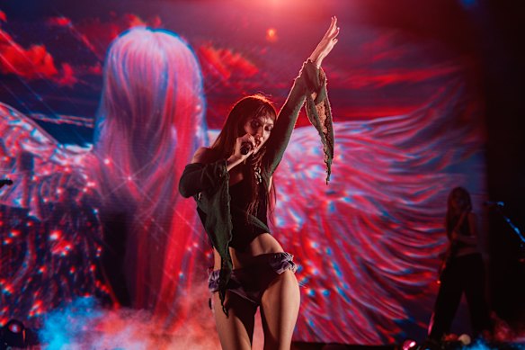 Peach PRC performs songs from her debut album, Porcelain.