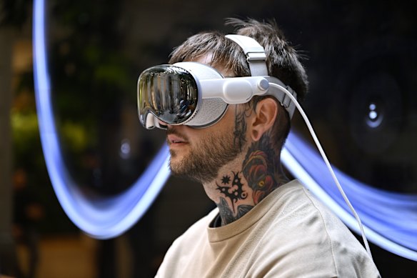 Apple had hoped to revive its fortunes with a virtual reality headset, the Vision Pro.