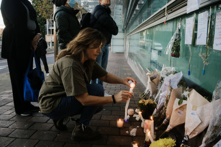 Caroline Kostamo, who lives nearby and spent time with Peter each day, organised a candlelit vigil.