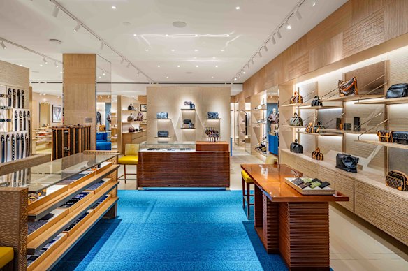 Louis Vuitton temporarily relocates to Russell Street while their ...