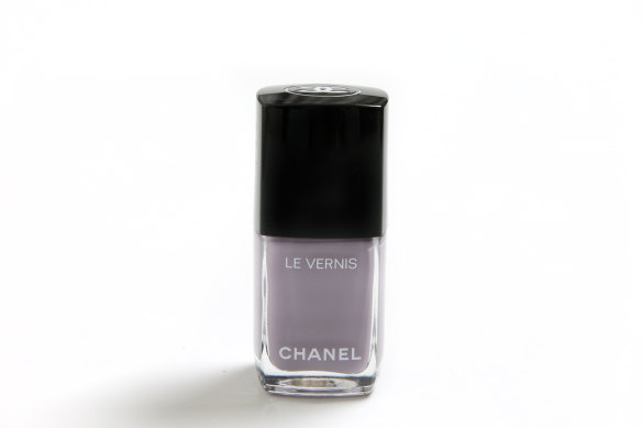 Chanel Le Vernis Nail Colour in Purple Ray.