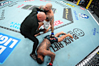 Sean Sharaf knocks out Gable Steveson.