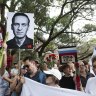 Navalny supporters clash with pro-Russian protesters in Sydney